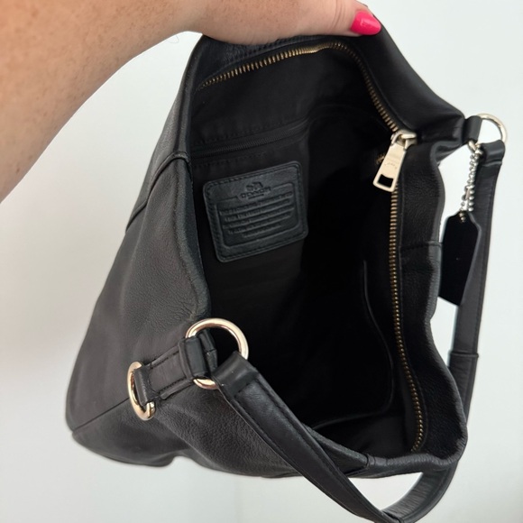 Vintage Coach black leather East/West Isabelle hobo shoulder bag - Picture 10 of 10